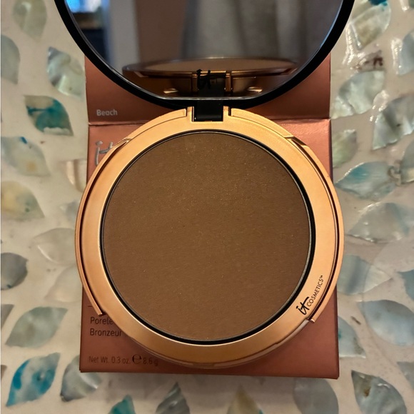 IT Cosmetics Tan Bronzer Contour - Picture 3 of 7
